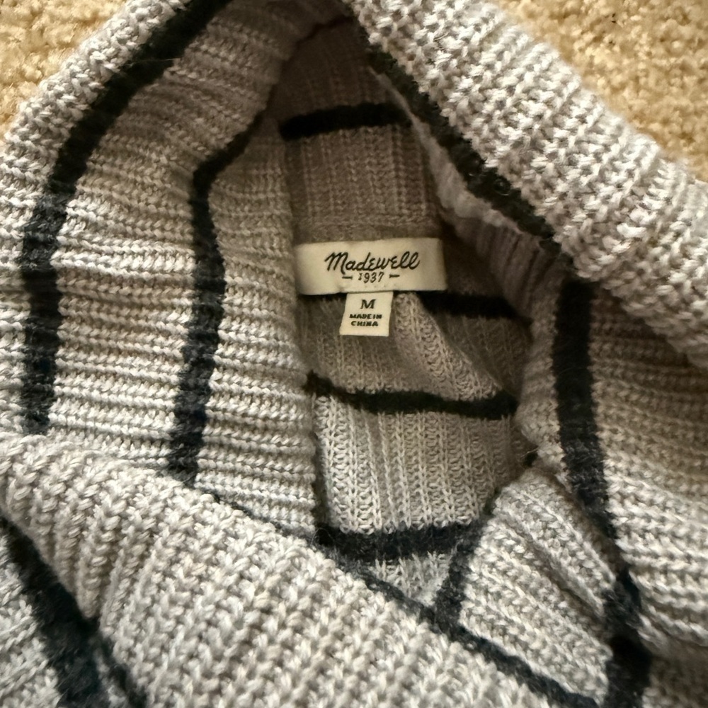 Madewell Turtleneck - Picture 6 of 8
